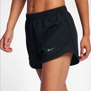 Nike Women’s Size M All Black Temp Running Shorts Athletic Workout Sports